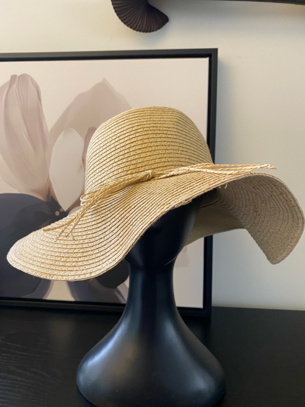 Vintage 90’s Straw Hat With Gold Thread